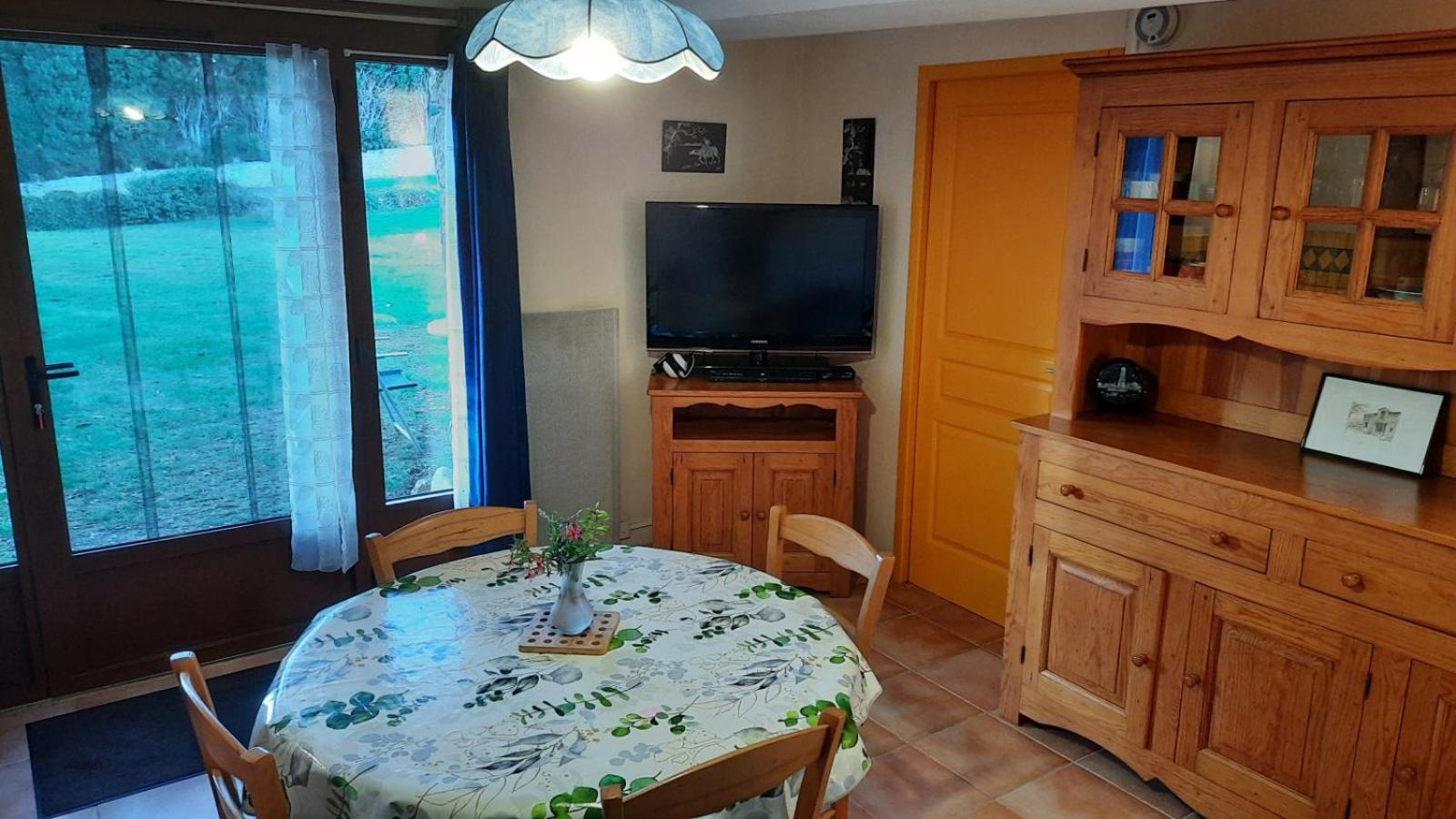 La Petite Maison Dans La Prairie Cassaignes Экстерьер фото